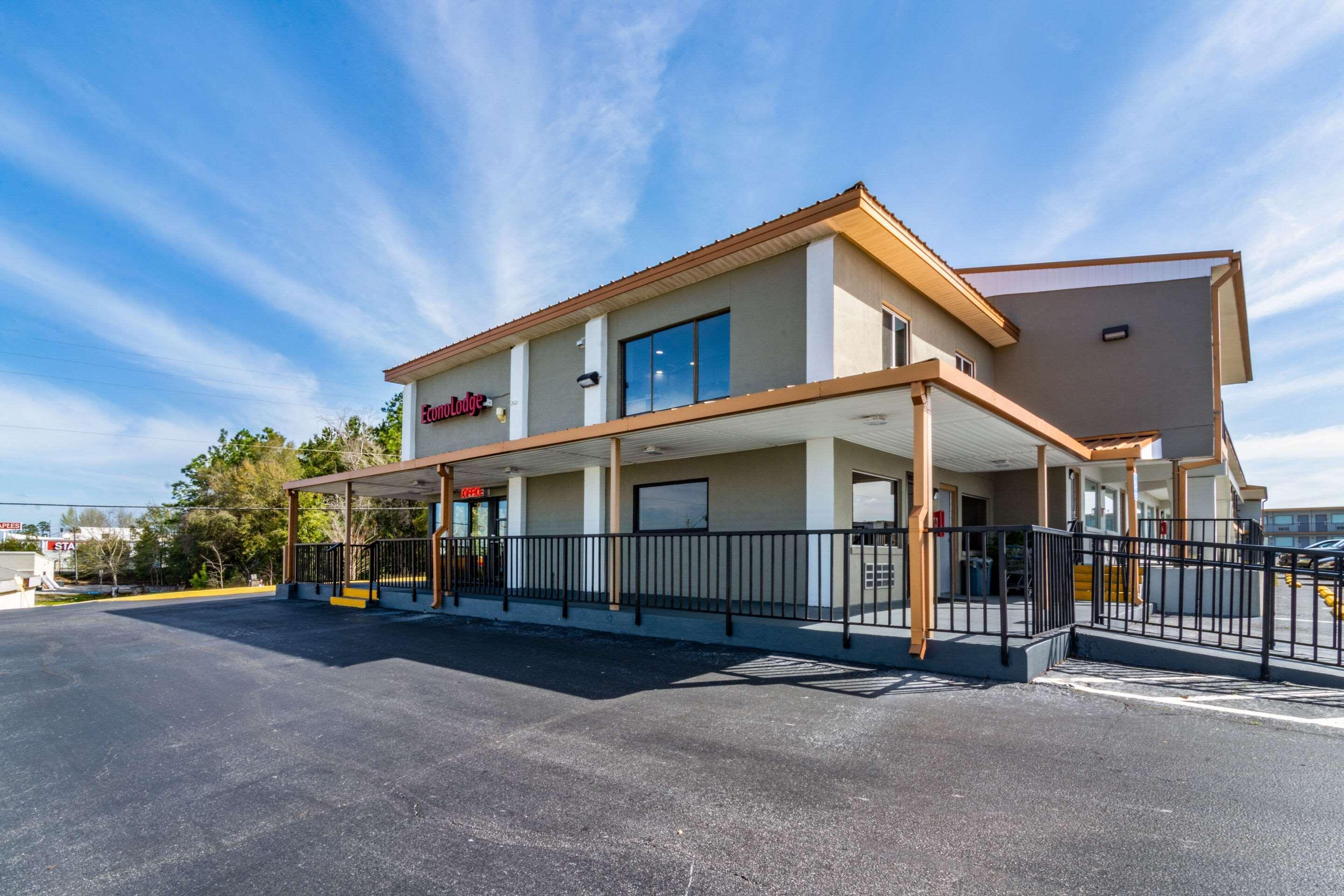 Econo Lodge Crestview Bagian luar foto