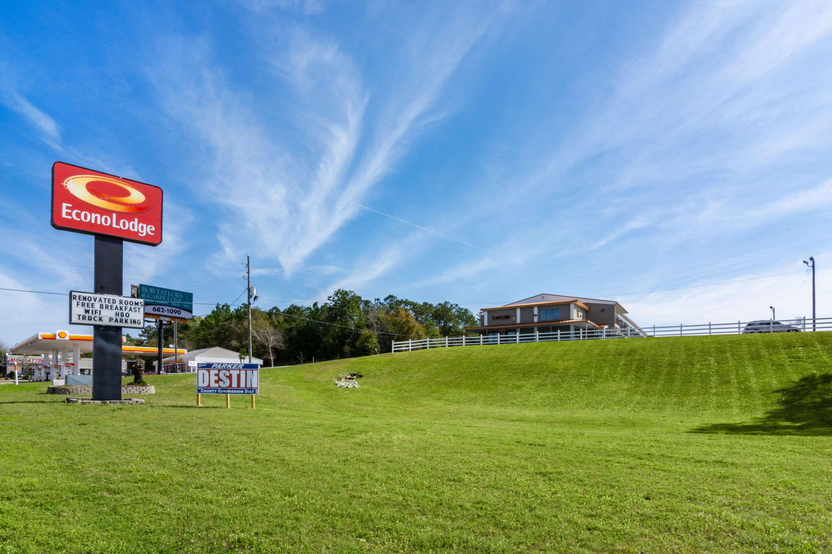 Econo Lodge Crestview Bagian luar foto