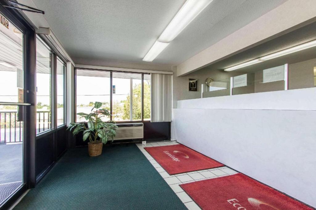 Econo Lodge Crestview Bagian luar foto
