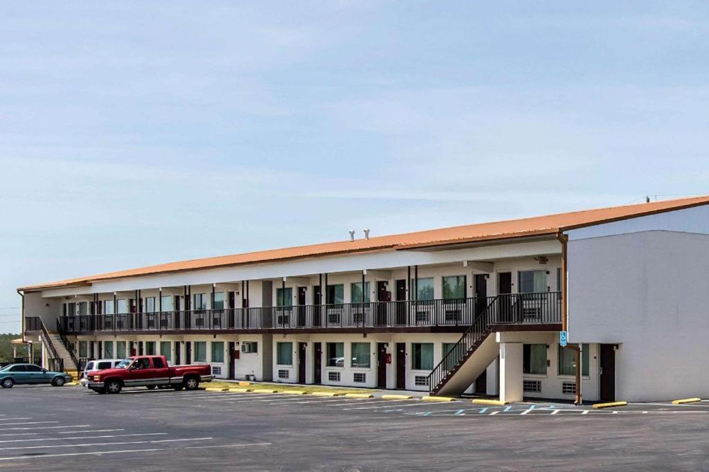 Econo Lodge Crestview Bagian luar foto